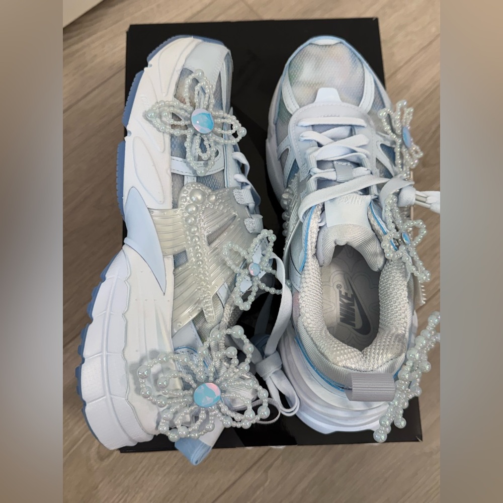 Nike V2K Run Artist Collection (Women’s)